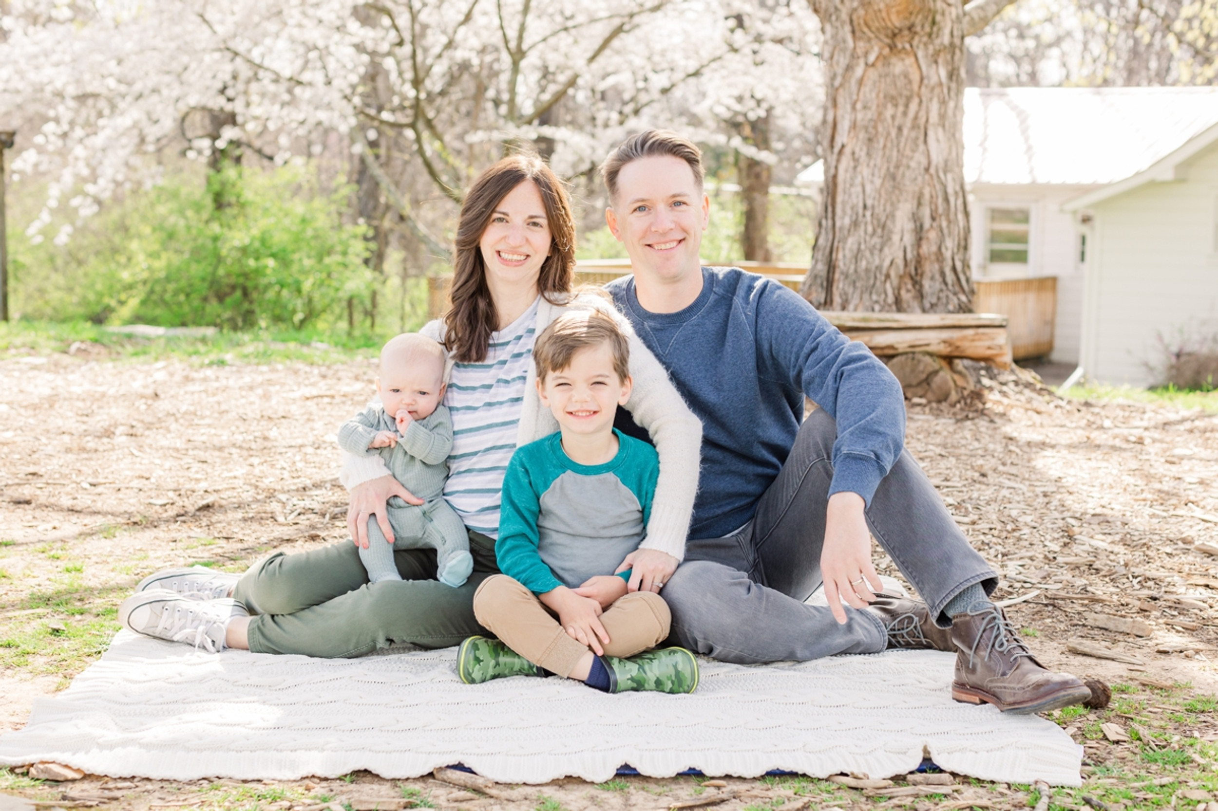 Ellington Agricultural Center | Spring Family Portraits | The Marks Family